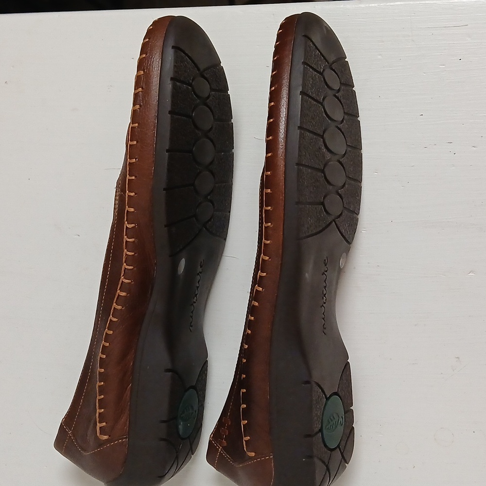 Nurture Women's 9M Zinger Brown Flats - Picture 4 of 7
